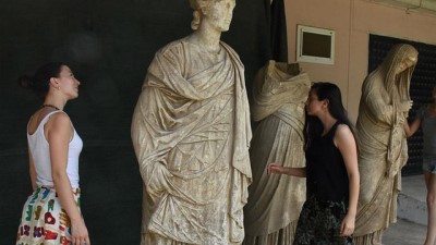 arkeoloji - Aydın'da Almanların 1891'de kazdığı alanda 2 bin yıllık altı heykel bulundu Videosu