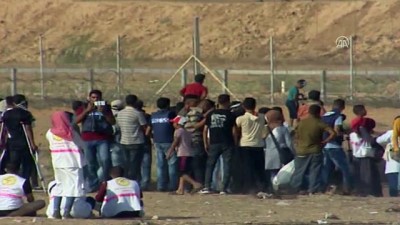 saglik gorevlisi - Gazze sınırındaki gösterilerde 25 Filistinli yaralandı (2) - HAN YUNUS Videosu