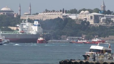 kiyi emniyeti -  İstanbul boğazında gemi trafiğine kapatıldı  Videosu