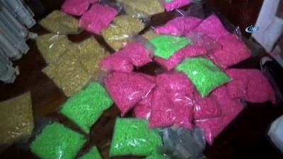 imalathane -  Uyuşturucu hap imalathanesine baskın: 2 milyonun üzerinde hap ele geçirildi  Videosu