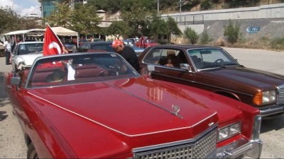 klasik otomobil -  Bağdat Caddesi'nde klasik otomobillerden 'Zafer' konvoyu  Videosu