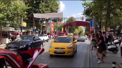 milli bayram - Klasik otomobillerle Formula 1 pistinde zafer turu (2) - İSTANBUL  Videosu