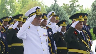 kuvvet komutanlari - Milli Savunma Bakanı Akar ve komutanlar, Devlet Mezarlığını ziyaret etti - ANKARA  Videosu