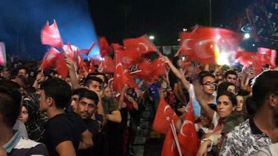 havai fisek -  Hadise Zafer Bayramı'ında Mersin'i coşturdu  Videosu