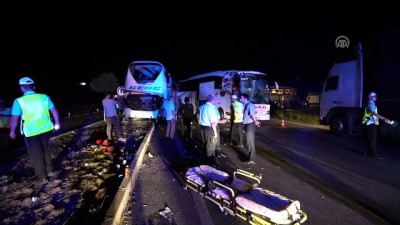 saglik ekibi - İki otobüs çarpıştı: 13 yaralı - (3) - ÇORUM  Videosu