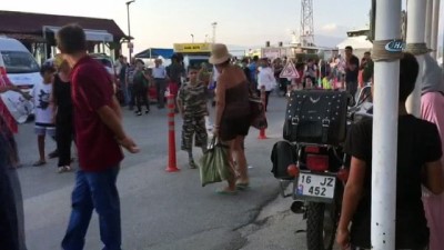 feribot iskelesi - 'Kocama baktın' dedi, turist kadına böyle saldırdı...Kadınların kavgası kamerada  Videosu