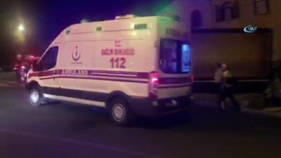 diyalog -  Kontrolden çıkan kamyon bir aracı ezdi, bir evin balkonuna çarpıp durdu  Videosu