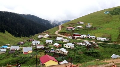 kazma kurek -  Yaylanın çimeni kağıt, kazma kürekler kalem oldu  Videosu