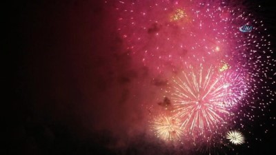havai fisek -  - 13 bin havai fişekle görsel şölen Videosu