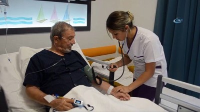 bogulma tehlikesi -  Beslediği köpekler hayatını kurtardı  Videosu