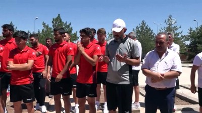 beraberlik - Gaziantepspor'dan şehit anne ve bebeğine ziyaret - SİVAS Videosu