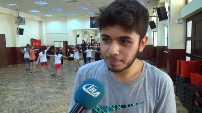 kucukluk -  Türkiye hiphop şampiyonu Zeki Gündüz, Dünya Şampiyonası'na hazırlanıyor  Videosu