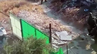 telefon kamerasi -  - İsrail askerlerinden insanlık dışı gözaltı
- İsrail askerleri yaşlı bir adamı evinde zorla alıkoydu Videosu