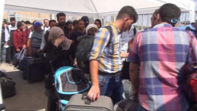 gumruk kapisi -  Suriyeliler bayramlaşmak için ülkelerine gitmeye başladı  Videosu