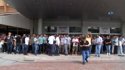 issizlik maasi -  Tazminatını alamayan AVM çalışanlarından basın açıklaması  Videosu