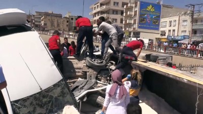 ipekyolu - Tır 4 araca çarptı: 5 yaralı - ŞANLIURFA  Videosu