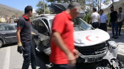 hatali sollama - Gümüşhane'de zincirleme trafik kazası: 4 yaralı Videosu