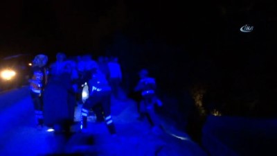 olta -  Traktör altında kalan kişi, vinç yardımıyla kurtarıldı  Videosu