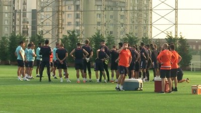 ingiltere - Medipol Başakşehir, Burnley maçına hazır - İSTANBUL Videosu