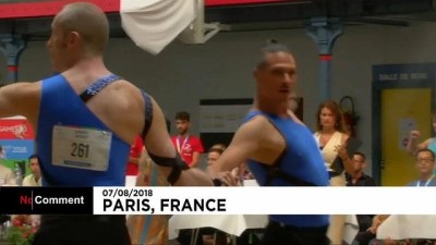 dans yarismasi - Tüm dünyadan eşcinsel çiftler Paris Gay Oyunları dans yarışmasında hünerlerini sergiledi  Videosu