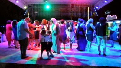 biyoloji -  Ana sınıfında tanıştılar, büyüyüp evlendiler  Videosu