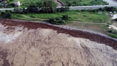 felaket - Selin denize sürüklediği fındık ağaçları (3) - ORDU Videosu