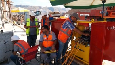 arkeoloji -  Tarihi Artuklu Hamamı yerine indirildi Videosu