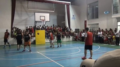 lokman ekinci -  Terör mağduru Şırnaklı çocuklar, akrobasi basketbol gösterisinde gönüllerince eğlendi  Videosu