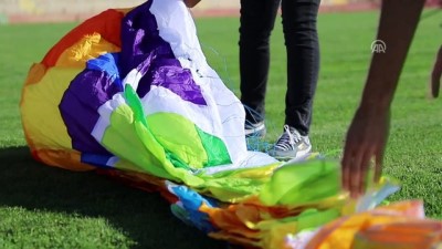 genclik merkezi - Belediyeden 'yamaç paraşütü' eğitimi - MARDİN Videosu