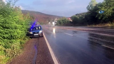  Otomobil dereye uçtu: 1 ölü, 4 yaralı 