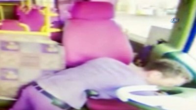  Park halindeki halk otobüslerine giren hırsızlar kamerada 