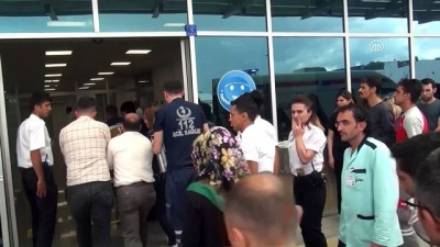 intihar - Polis ve sağlık ekiplerine saldıran kişi vurularak etkisiz hale getirildi - ÇORUM  Videosu