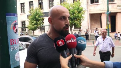 elektrik diregi -  Bursa'da ilginç sosyal deney... Mama için dilenen kedi fenomen oldu Videosu