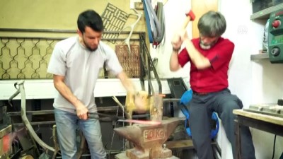 zeytin agaci - El yapımı bıçakların 4. kuşak ustası - KÜTAHYA  Videosu