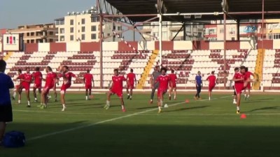 siyahi genc - Hatayspor, Adana Demirspor maçı hazırlıklarını sürdürüyor Videosu