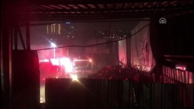 emniyet muduru - Hurda deposundaki yangın arbedeye neden oldu - İSTANBUL Videosu