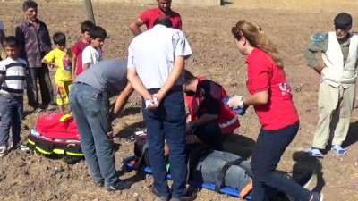 tatbikat -  Kaza yapan sürücüyü kurtarmak için seferber oldular Videosu