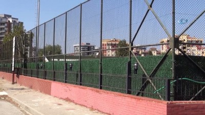 kale diregi -  Üzerine kale direği düşen çocuk hayatını kaybetti  Videosu