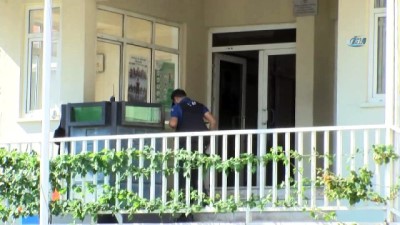 emniyet muduru -  Yaralı Suriyeliyi sırtında 2 kilometre taşıyan polise başarı belgesi  Videosu