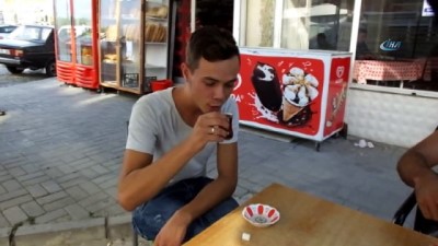  Çaycıdan dövizle mücadelede örnek davranış