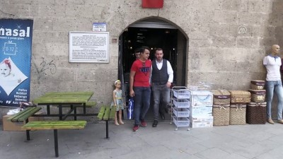 yabanci turist - Firdevs Bey Bedesteni asırlara meydan okuyor - ISPARTA  Videosu