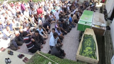 Giresun'da minibüsün uçuruma yuvarlanması sonucu ölenlerin cenaze töreni 