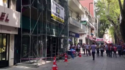 İnşattan düşen beton parçası korkuttu - İSTANBUL