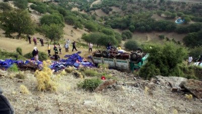  İşçileri taşıyan kamyon uçuruma yuvarlandı: 1 ölü, 10 yaralı