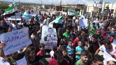 muhalifler -  - İdlib'de Rejim Karşıtı Gösteri
- Göstericiler “türkler Ve Devrimciler Kardeştir” Şeklinde Sloganlar Attı Videosu