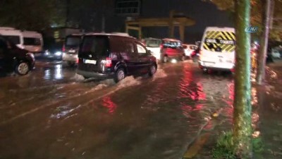 sudan -  İstanbul’da bazı caddeler sular altında kaldı  Videosu