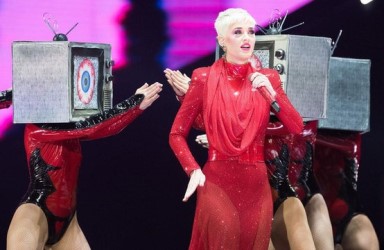 turne - Katy Perry'nin eve dönüş heyecanı! Videosu