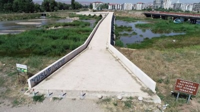  Tarihi köprüdeki aşk sözleri muhtarı isyan ettirdi 