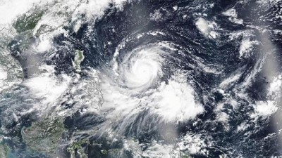 Filipinler'i vuran süper tayfun Mangkhut can aldı: 3 kişi hayatını kaybetti 