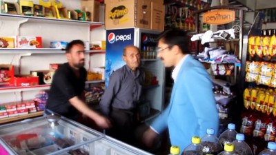 turk vatandas - Kaymakam Öztürk vatandaşlarla vedalaştı - VAN  Videosu